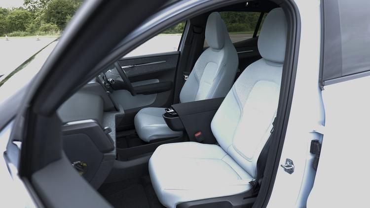 VOLVO EX30 ESTATE 200kW SM Extended Range Core 69kWh 5dr Auto
